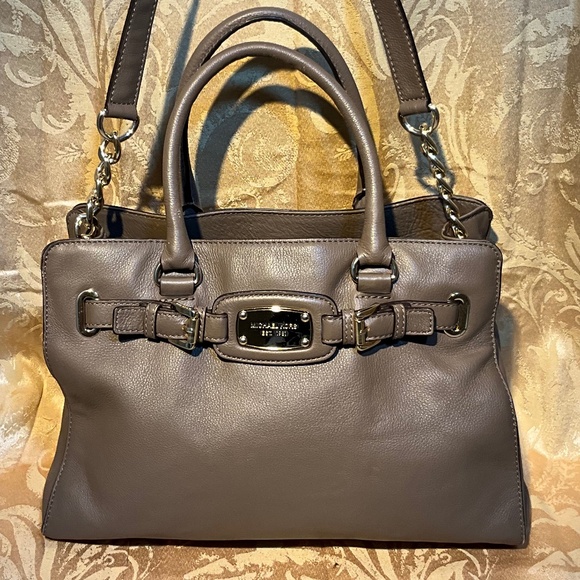Michael Kors hand bag w/ removable crossbody s strap. Beige.   H10Fc - Picture 1 of 7